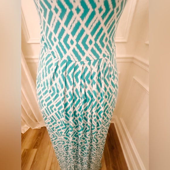 Tart Teal & White Geometric Strapless Maxi Dress - Picture 7 of 9